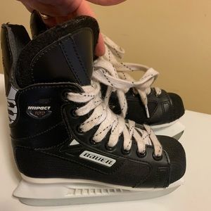 Bauer Youth Ice Skates size 12R